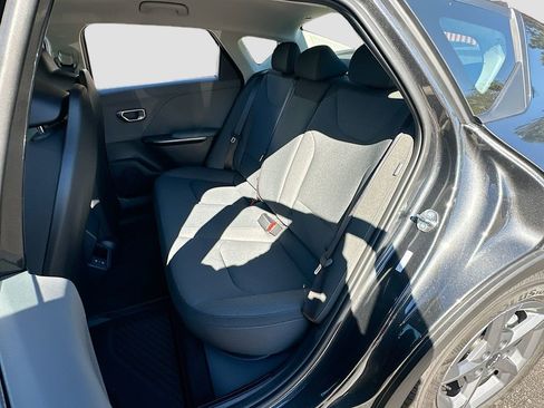 New 2025 Kia K4 LXS image 22