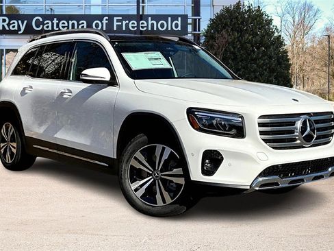 New 2026 Mercedes-Benz GLB 250 4MATIC image 2