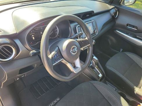 Certified 2020 Nissan Kicks SV image 22