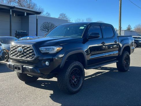 Used 2023 Toyota Tacoma TRD Off-Road image 3