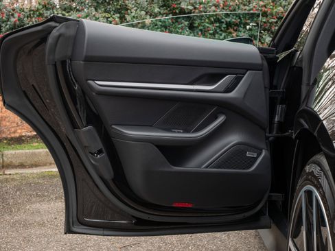 Used 2025 Porsche Taycan 4S image 35