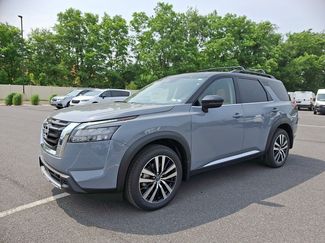 New 2025 Nissan Pathfinder Platinum video 2