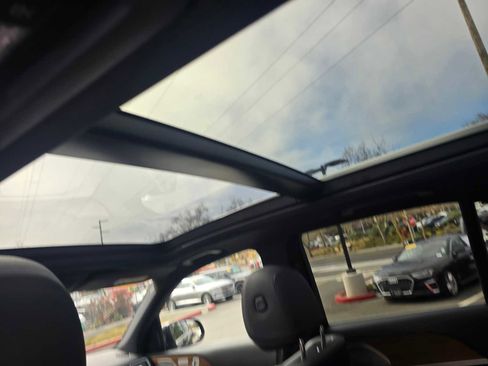 Certified 2025 Mercedes-Benz GLE 350 4MATIC image 22