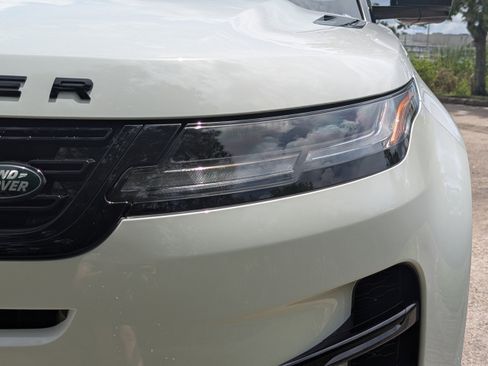 New 2026 Land Rover Range Rover Evoque Dynamic SE image 9