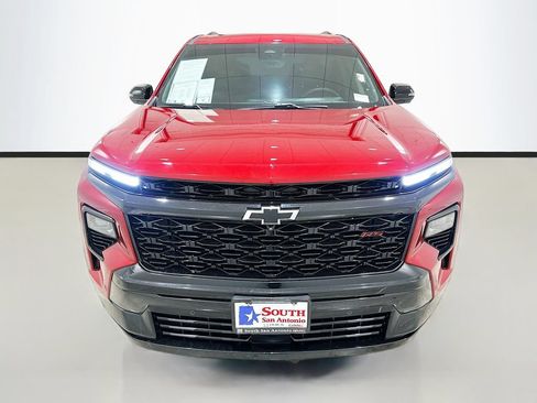 Used 2025 Chevrolet Traverse RS AWD/4WD image 2