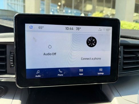 Used 2024 Ford Explorer XLT w/ Class IV Trailer Tow Package image 11