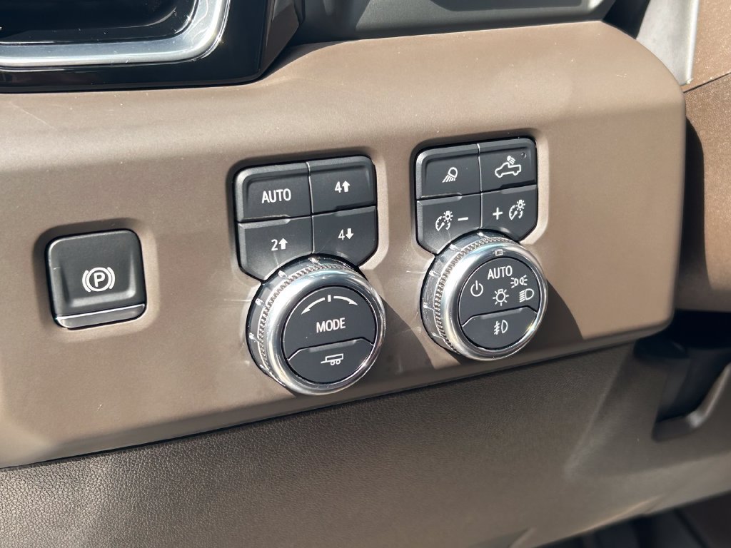 Used 2024 GMC Sierra 2500 Denali w/ Denali Reserve Package AWD/4WD image 27