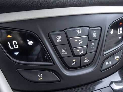 Used 2018 Buick Envision Preferred AWD/4WD image 30