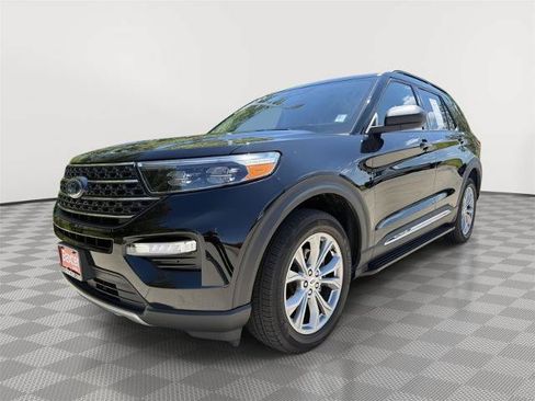Certified 2023 Ford Explorer XLT w/ Equipment Group 202A AWD/4WD image 3