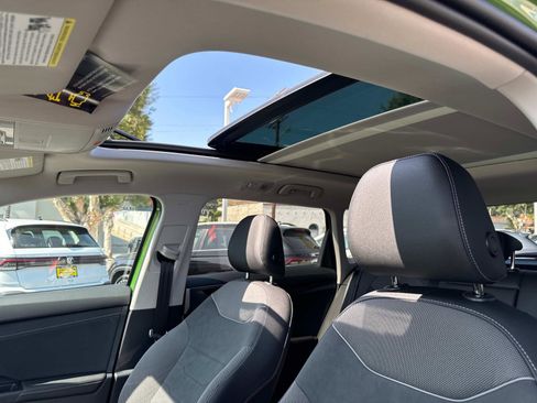 New 2025 Volkswagen Taos SE image 16