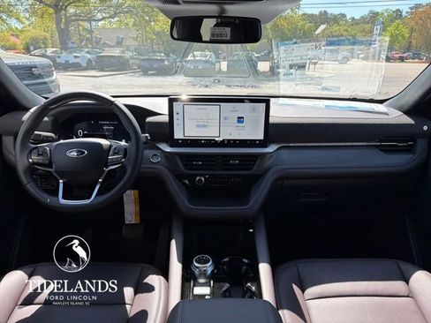 New 2026 Ford Explorer Platinum image 14