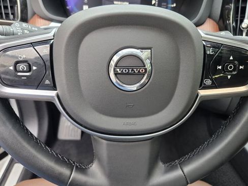 Used 2024 Volvo XC60 T8 Plus image 26