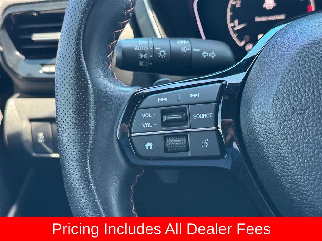 Used 2025 Honda Pilot Sport image 18
