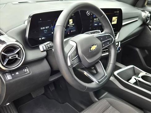 Used 2025 Chevrolet Equinox LT FWD image 10