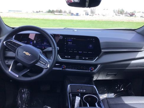 Used 2025 Chevrolet Equinox LT w/ Convenience Package II AWD/4WD image 22