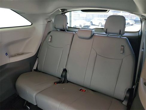 Certified 2023 Toyota Sienna XLE image 13