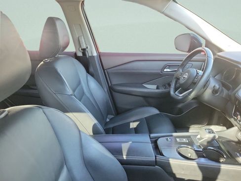 Used 2023 Nissan Rogue SL w/ SL Premium Package image 6