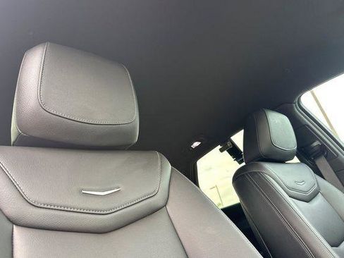 Certified 2025 Cadillac XT5 Luxury FWD image 17