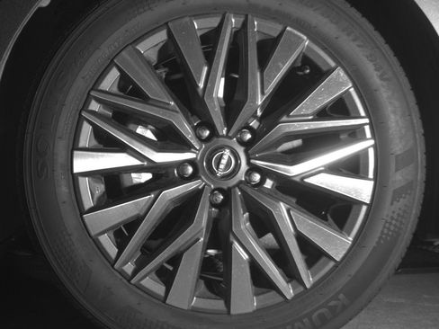 Used 2025 Nissan Altima 2.5 SV image 11