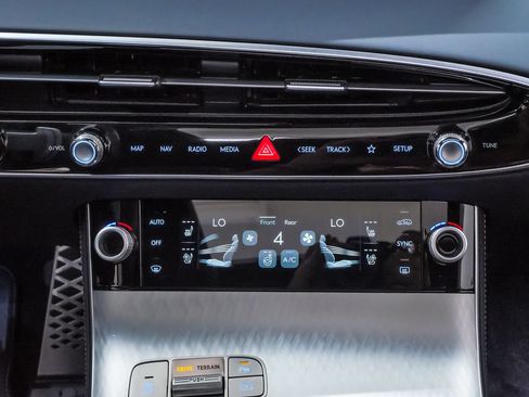 Certified 2026 Genesis GV70 2.5T Sport Prestige AWD/4WD image 18