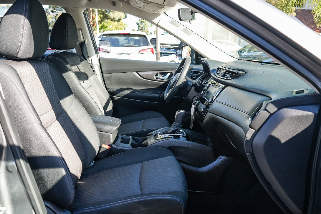 Used 2018 Nissan Rogue S FWD image 15