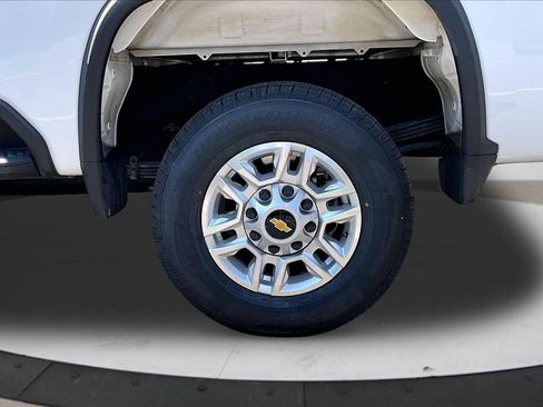 Used 2025 Chevrolet Silverado 2500 LT w/ Convenience Package AWD/4WD image 33
