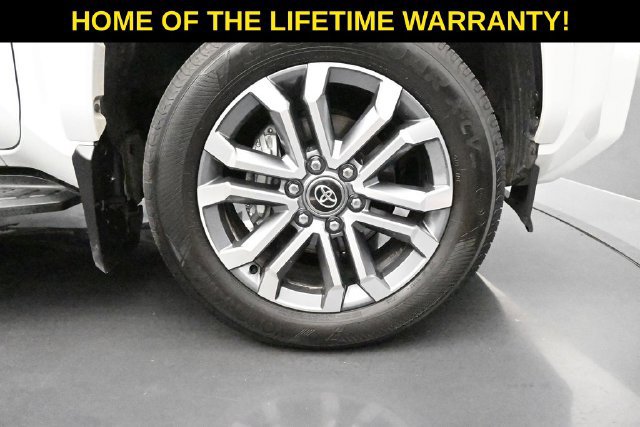 Used 2025 Toyota 4Runner Limited AWD/4WD image 44