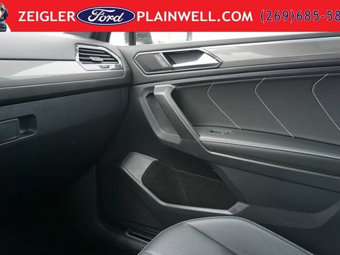 Used 2023 Volkswagen Tiguan SE R-Line AWD/4WD image 32