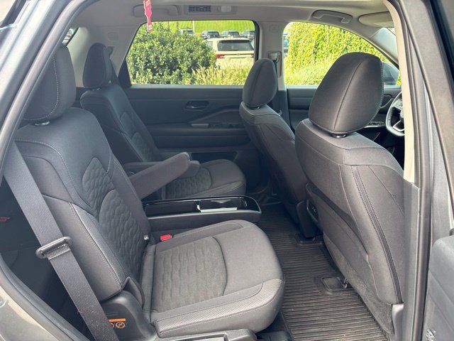 Used 2025 Nissan Pathfinder SV w/ SV Premium Package AWD/4WD image 33
