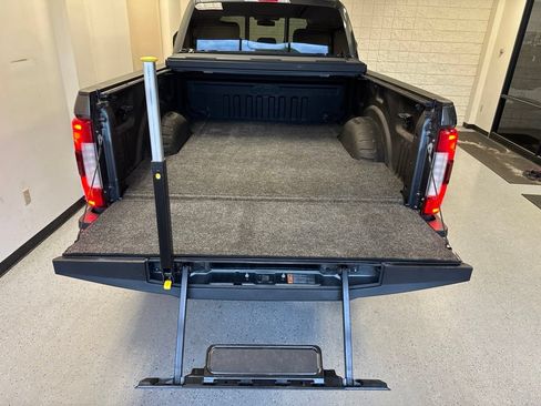 Used 2019 Ford F250 Lariat w/ Lariat Ultimate Package AWD/4WD image 10