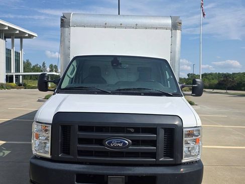 Used 2022 Ford E-350 and Econoline 350 Super Duty RWD image 13