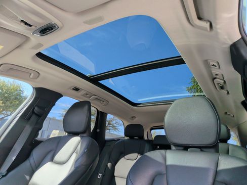 Used 2021 Volvo XC60 T5 Momentum image 27