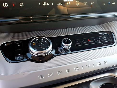 New 2026 Ford Expedition Active image 10