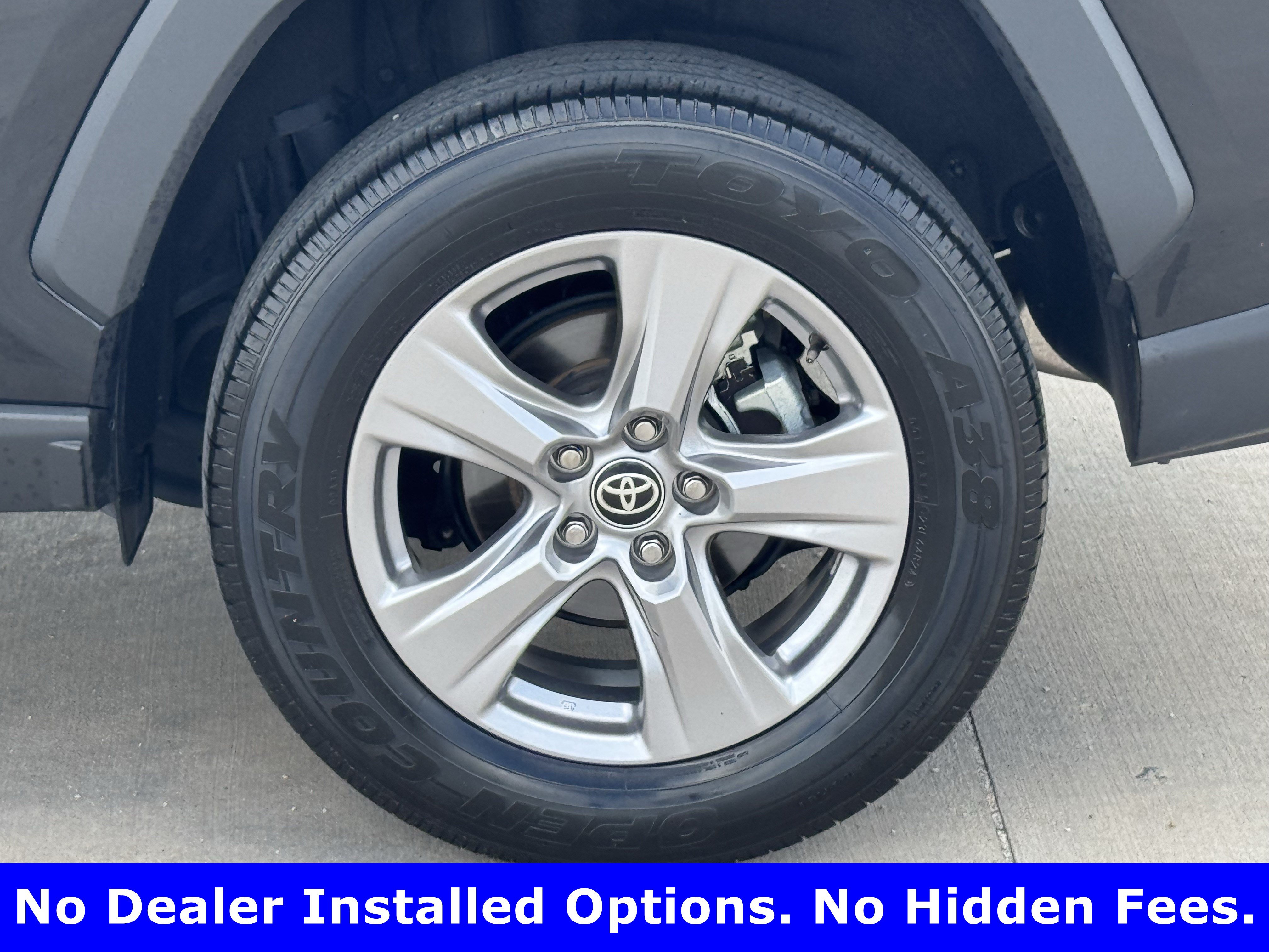 Used 2025 Toyota RAV4 XLE FWD image 8