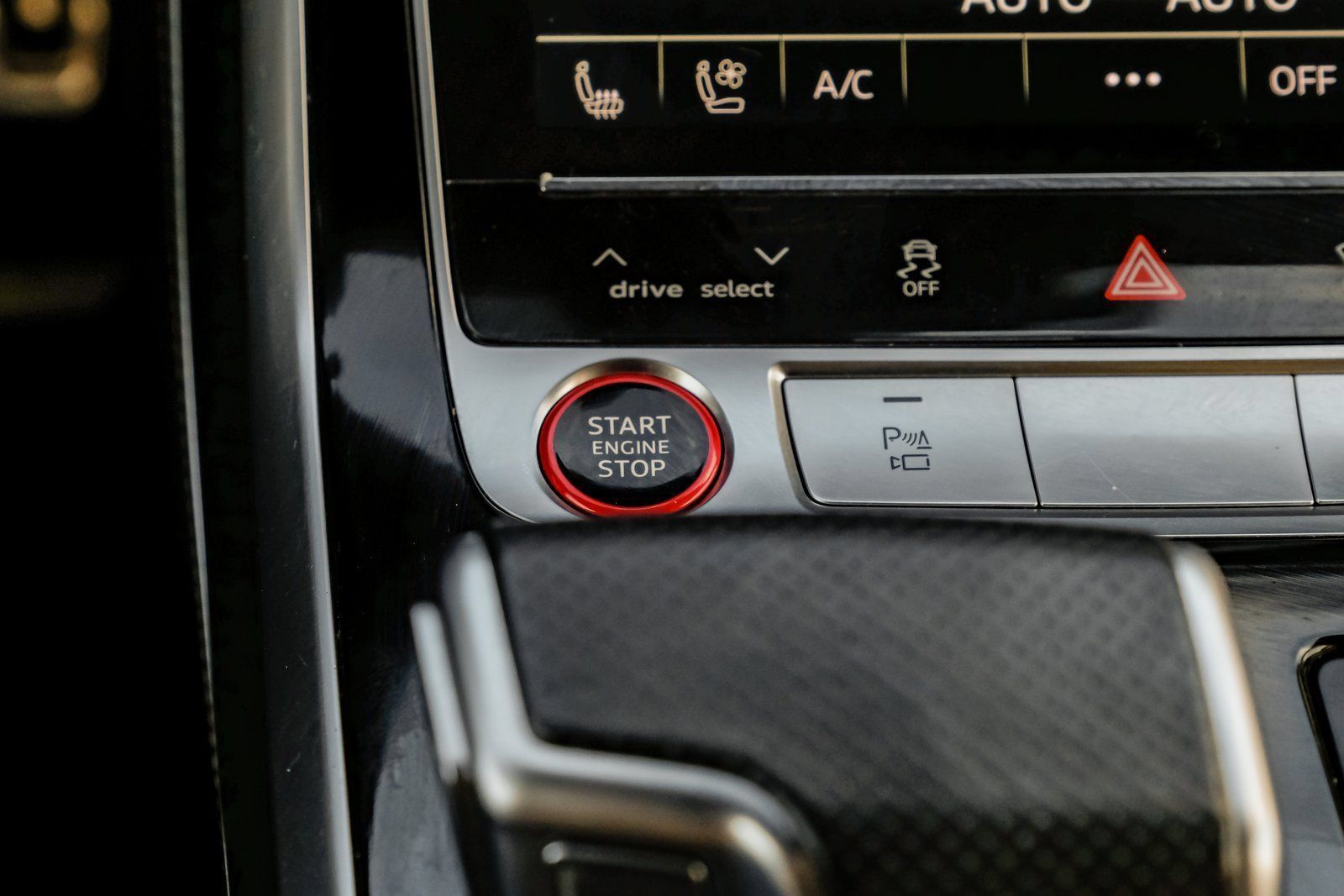 Used 2022 Audi RS Q8 AWD/4WD image 26