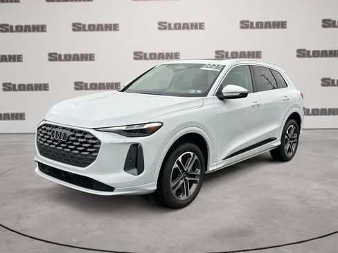 Certified 2025 Audi Q5 Premium Plus w/ Premium Plus image 1