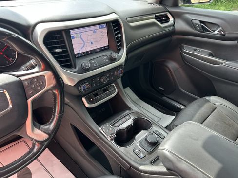 Used 2021 GMC Acadia SLT w/ Elevation Edition FWD image 8