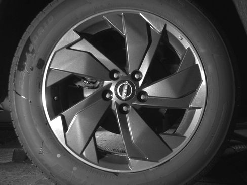 Used 2025 Nissan Rogue SV AWD/4WD image 15
