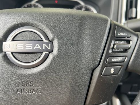 Used 2025 Nissan Frontier SV RWD image 25