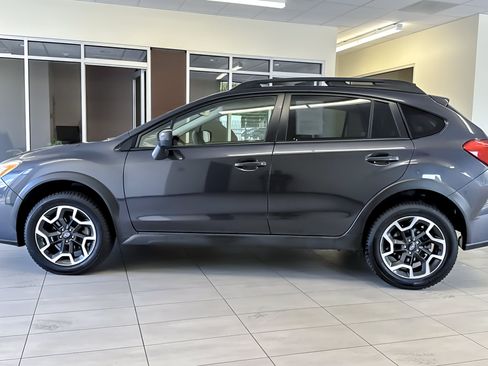 Used 2017 Subaru Crosstrek 2.0i Premium AWD/4WD image 7