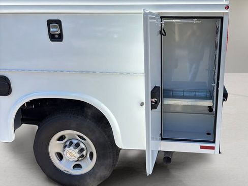 New 2025 Chevrolet Express 3500 w/ Power Convenience Package RWD image 19