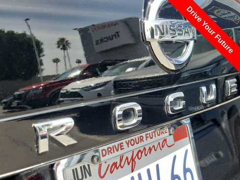 Used 2021 Nissan Rogue SV w/ Premium Package FWD image 24