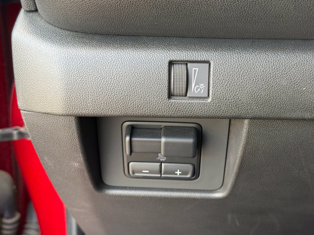 Used 2023 Chevrolet Colorado Trail Boss w/ Technology Package AWD/4WD image 11