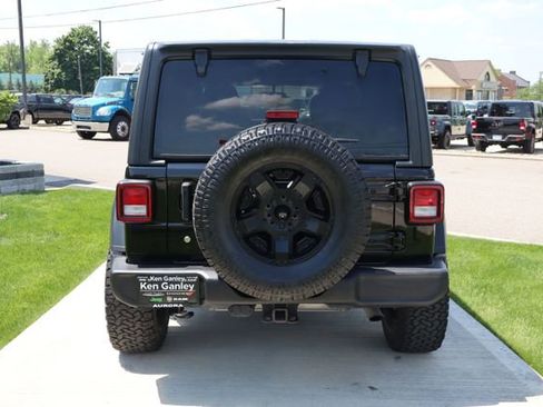 Used 2018 Jeep Wrangler Unlimited Sport S AWD/4WD image 34