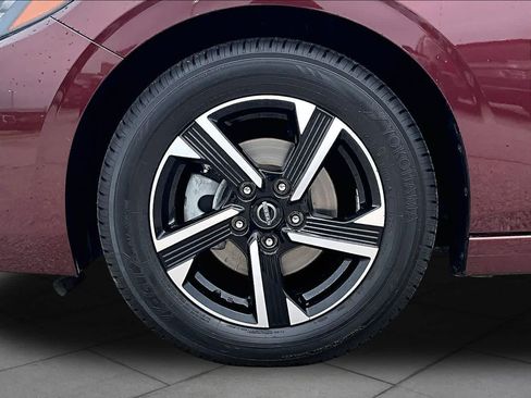 Used 2024 Nissan Sentra SV FWD image 11