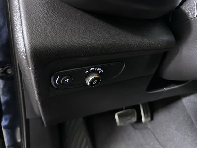 Used 2023 Buick Envision Essence w/ Sport Touring Package AWD/4WD image 18