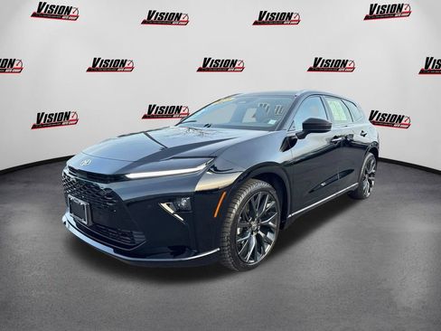 Used 2025 Toyota Crown Signia image 1