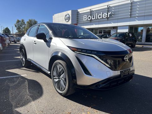 Used 2023 Nissan Ariya AWD image 2