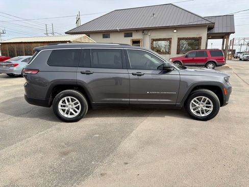 Used 2023 Jeep Grand Cherokee L Laredo image 7