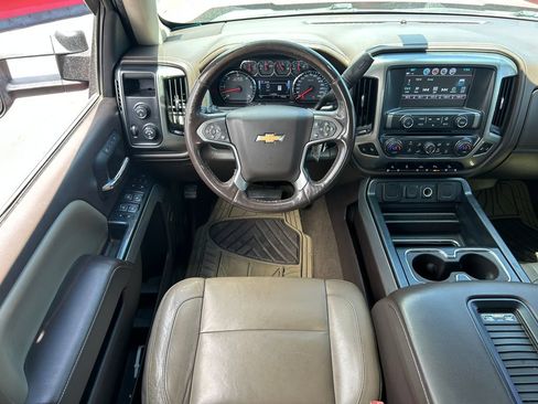 Used 2018 Chevrolet Silverado 1500 LTZ Z71 w/ LTZ Plus Package AWD/4WD image 28